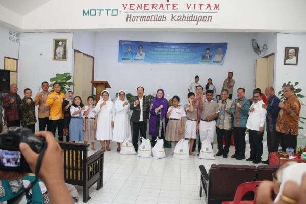 Serahkan Bantuan ke Sejumlah Panti Asuhan, Sekdaprov Sumut Beri Semangat dan Pesan ke Anak-anak Panti Asuhan